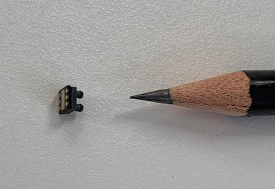 Flusso sensor next to pencil